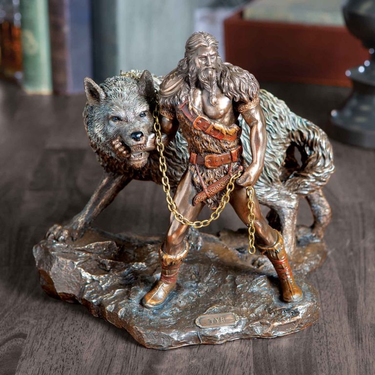 Tyr oder Teut Tyr oder Teut, der mythologische Gott der Gerechtigkeit mit dem Fenris Wolf, der seinen Arm abbeißt.